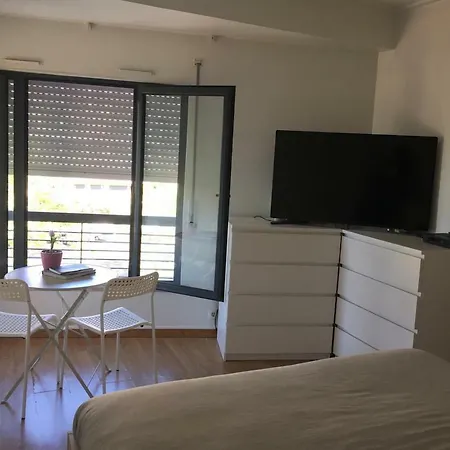 Homestay Feel Like Your / Parque Das Nacoes